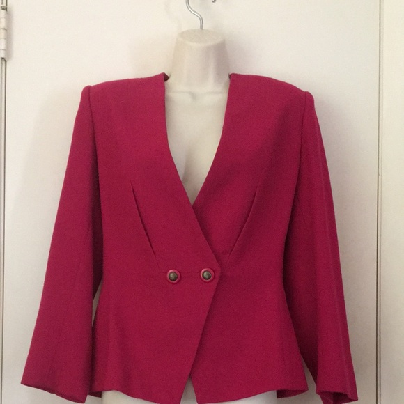 CLEARANCE- Ruby Lightweight Spun Wool Career Suit Size 6 - Picture 4 of 6